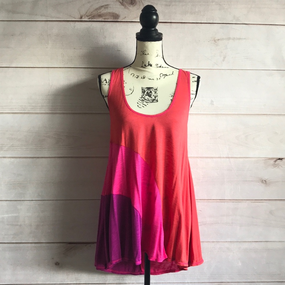Chelsea & Violet Tri-Colored Flowy Tank